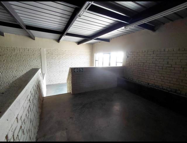 138M² WAREHOUSE TO LET IN POMONA